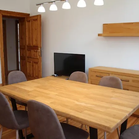 Alt-berliner Schwanenhof Eg Rechts * Lychen