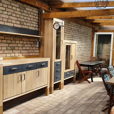 Alt-berliner Schwanenhof Eg Rechts * Lychen