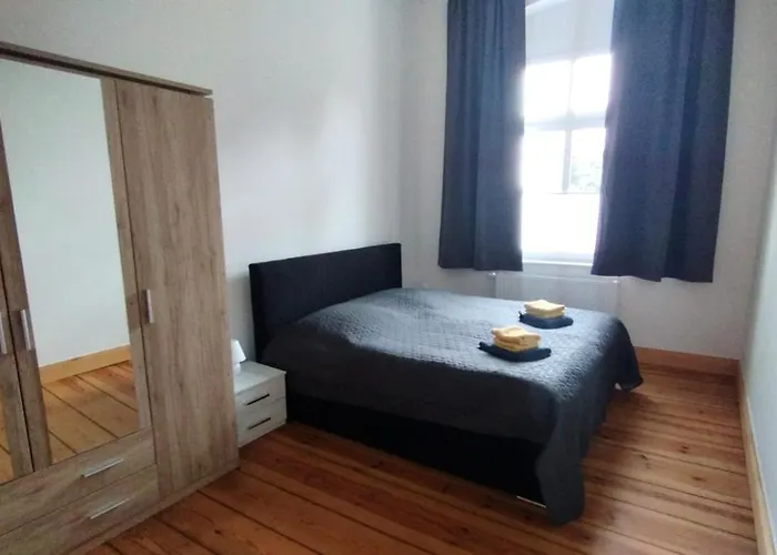 Daire Alt-berliner Schwanenhof Eg Rechts *