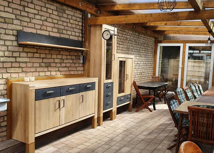 Alt-berliner Schwanenhof Eg Rechts * Lychen